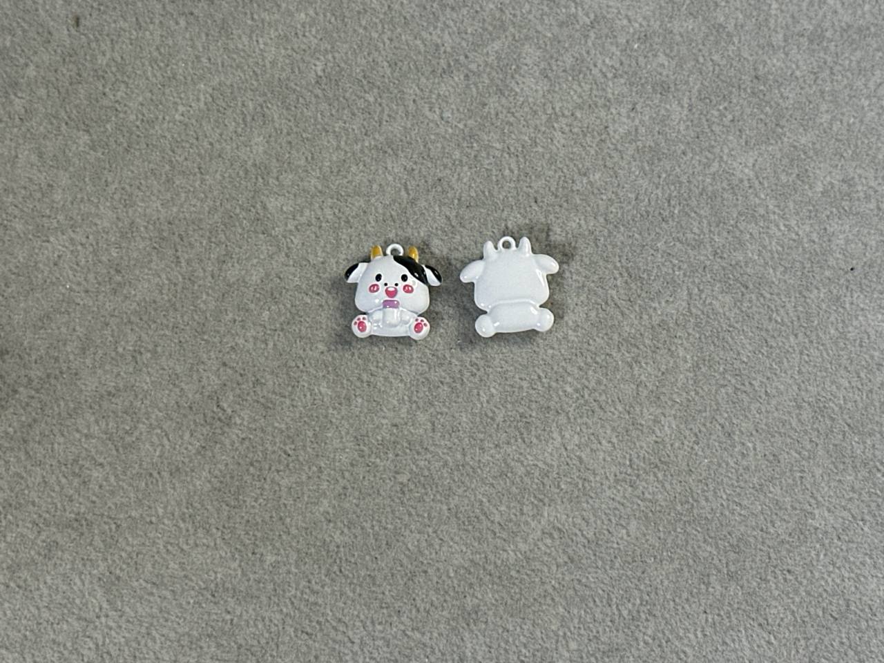 Cow Pendant - VV029