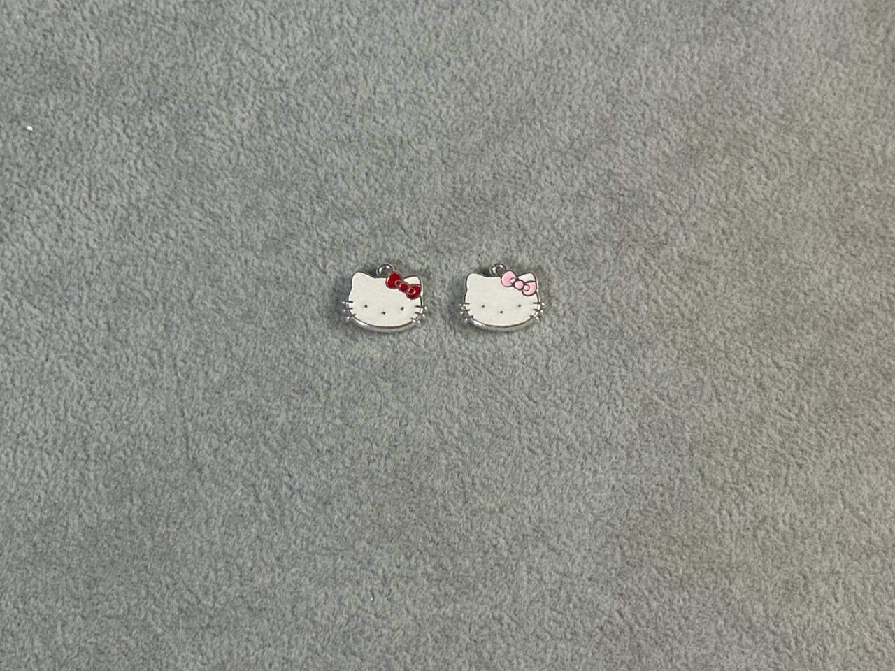 Hello Kitty Head Pendant